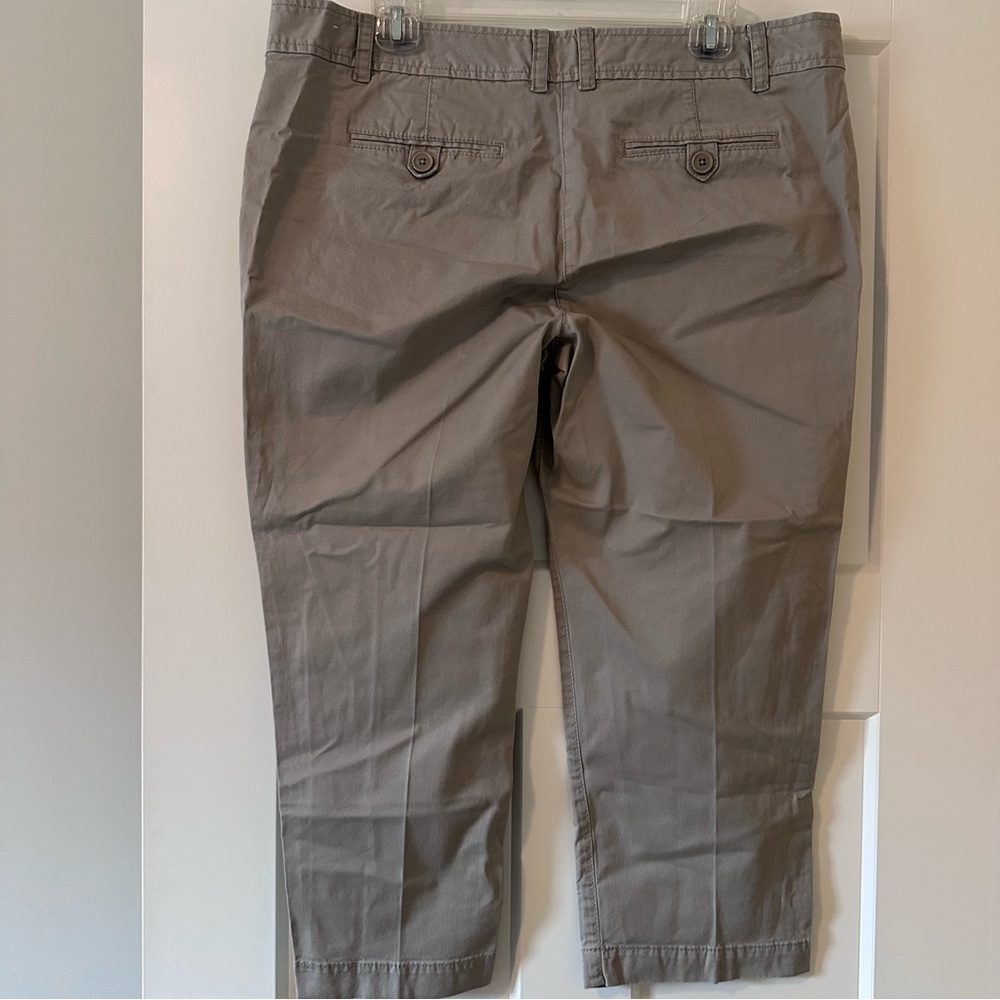 LOFT Gray Cotton Cropped Ankle Pants Size 14 - Picture 2 of 8